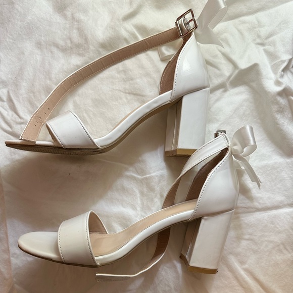White open toed heels - Picture 2 of 3